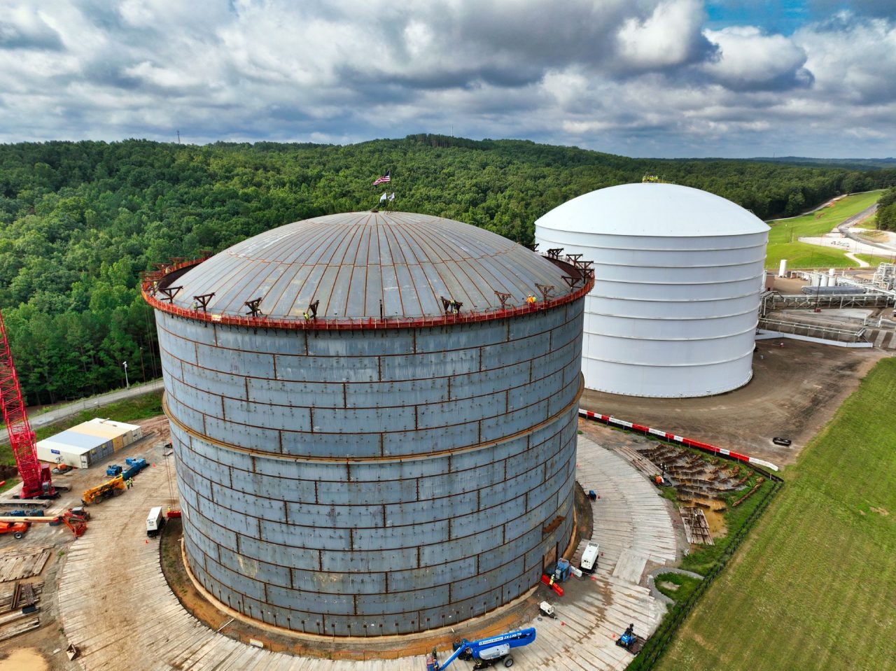 Atlanta Gas Light raised the roof on our new tank at our Cherokee LNG facility! This project will double our capacity at this facility and will help us stay ahead of projected natural gas demands in this fast-growing region.