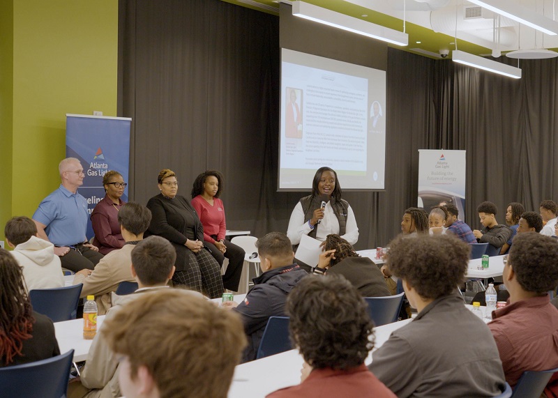Atlanta Gas Light recently hosted more than 100 students interested in learning more about exciting careers in the energy sector during an interactive program at its service center in Riverdale, Georgia. 